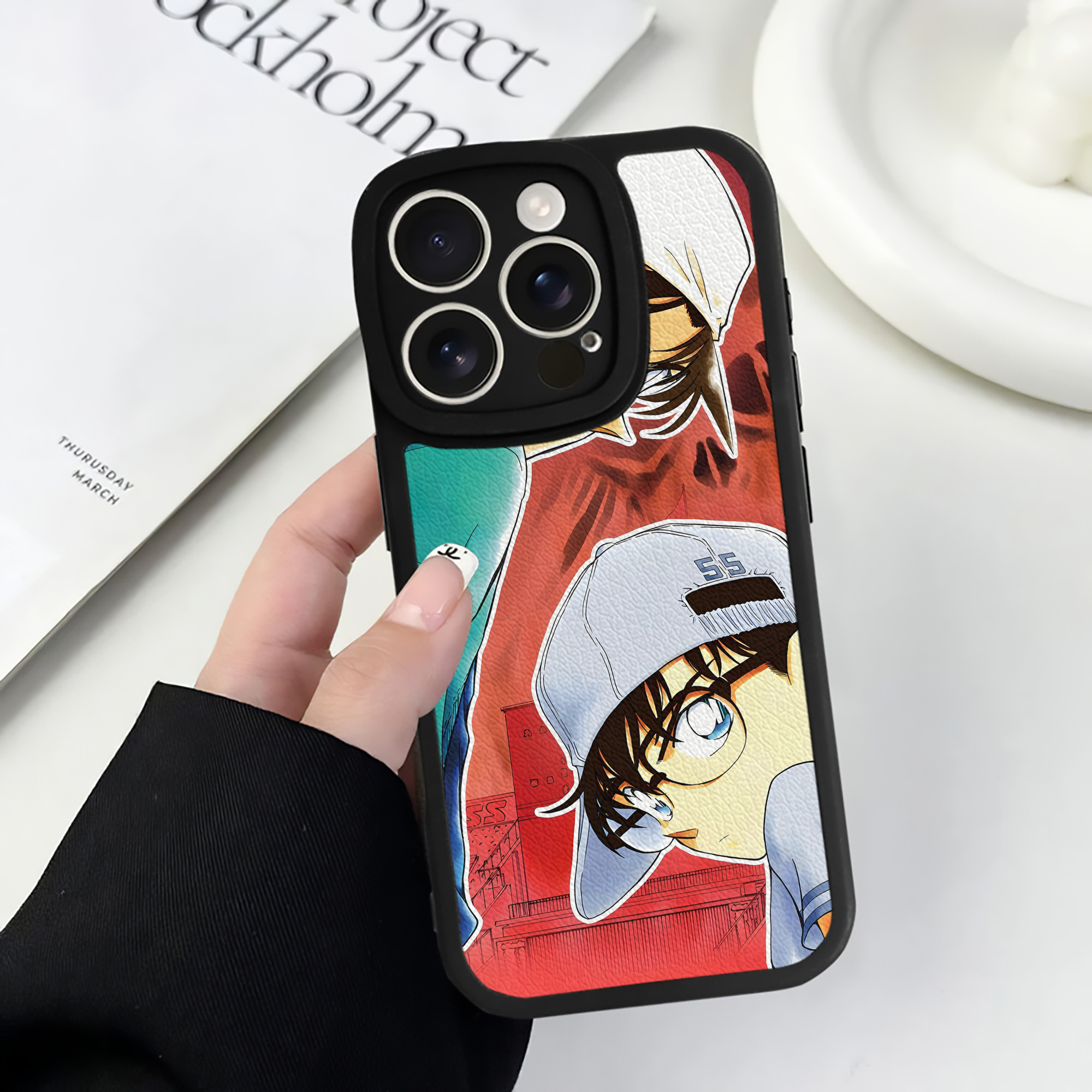 （画像用） 名探偵コナン Detective Conan 【iPhone 16シリーズ対応】シリコンスマホケース（レザー調） 材質：シリコン